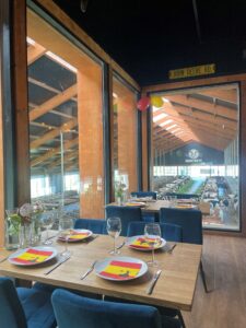 Diner boven de koeien
